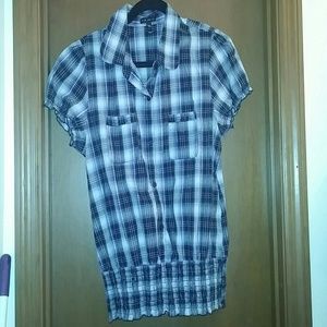 **Plaid Collar Shirt